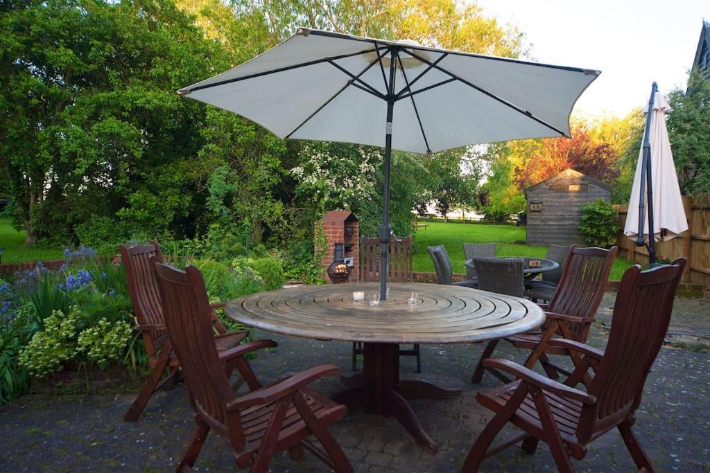 Stunning Barn Conversion Ideal For Large Families Bildeston Exterior foto