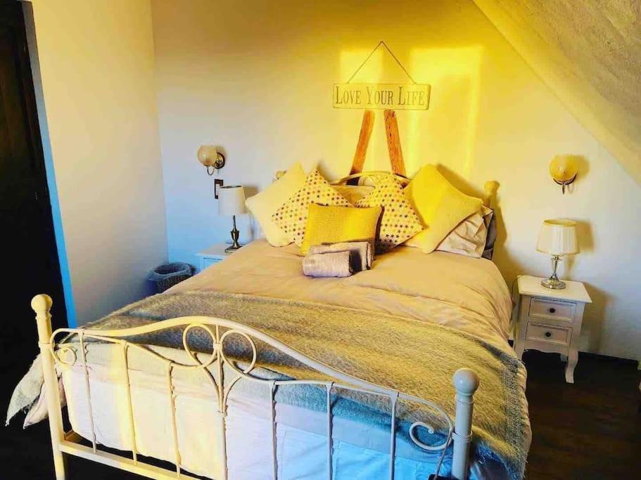 Stunning Barn Conversion Ideal For Large Families Bildeston Exterior foto