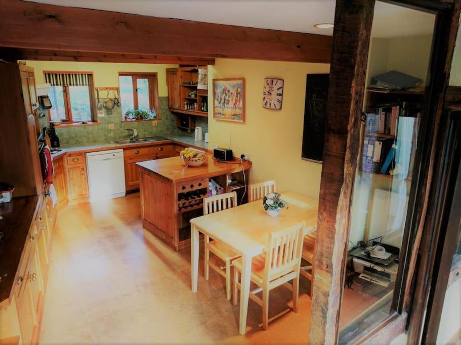 Stunning Barn Conversion Ideal For Large Families Bildeston Exterior foto
