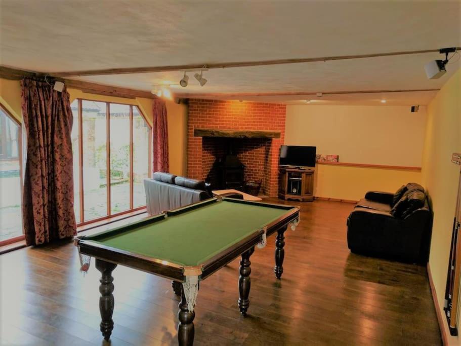Stunning Barn Conversion Ideal For Large Families Bildeston Exterior foto